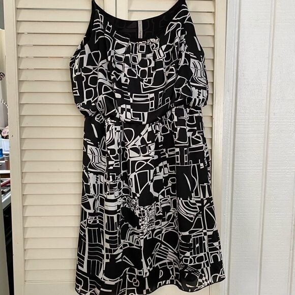 My Story black and white sundress - Picture 4 of 8